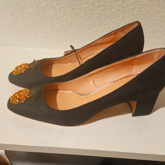 Shoes - Picture 4 of 4